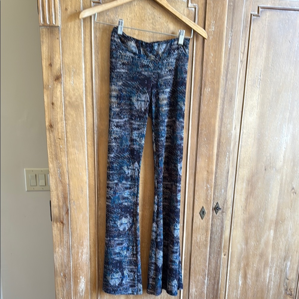 Veronica M. Blue patterned Flare Pants